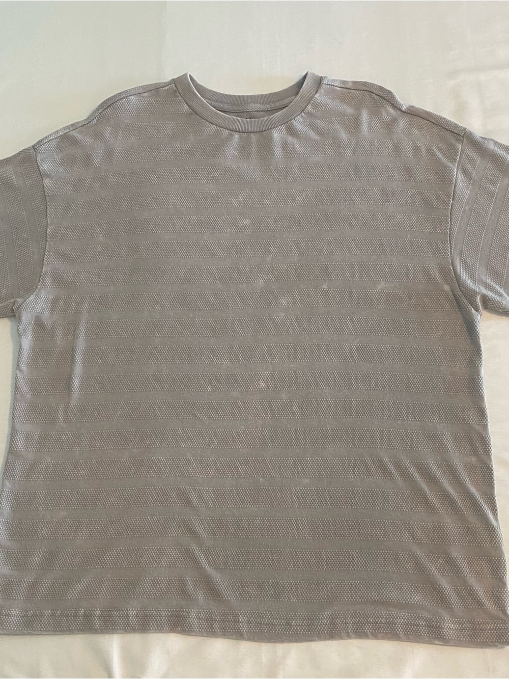 Men's Short-Sleeve Crewneck Tee in Light Gray